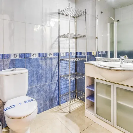 In With Waterfront Views Ρόζες