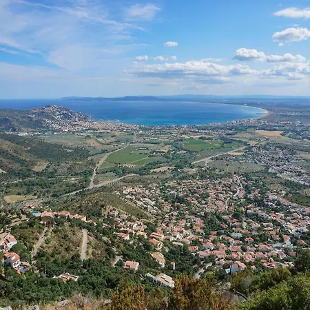 Apartment In With Waterfront Views *