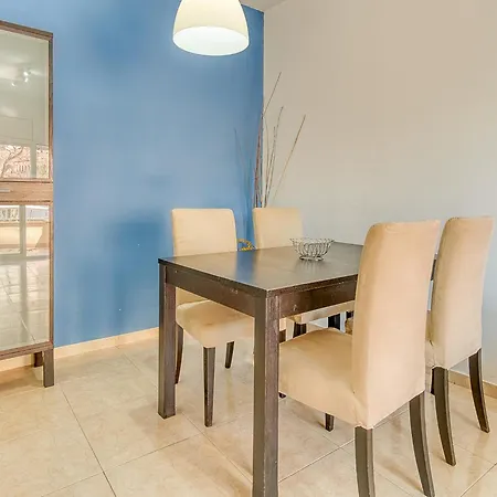 In With Waterfront Views Apartment