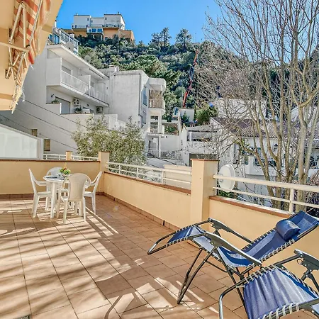 Apartment With View Roses