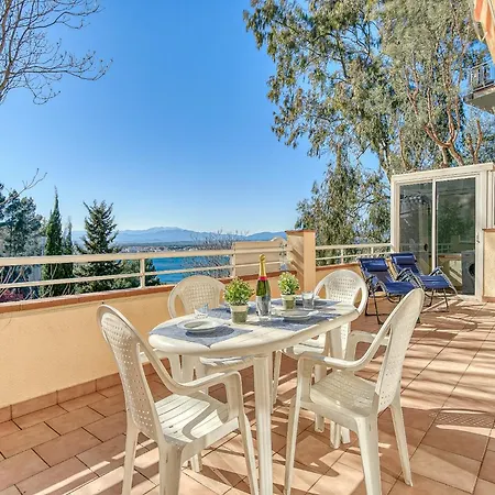 Apartment With View *
