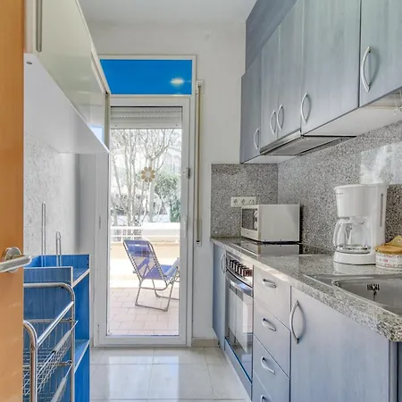 Apartment In With Waterfront Views *