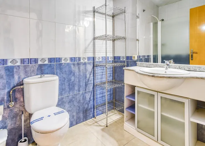 In With Waterfront Views Roses