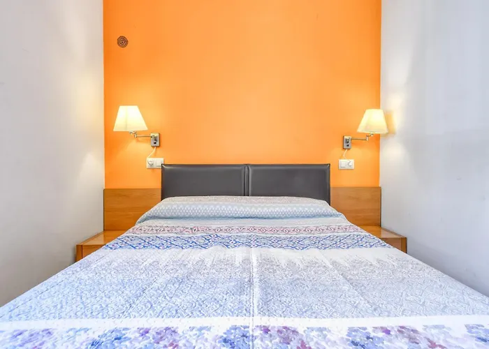 In With Waterfront Views * Roses