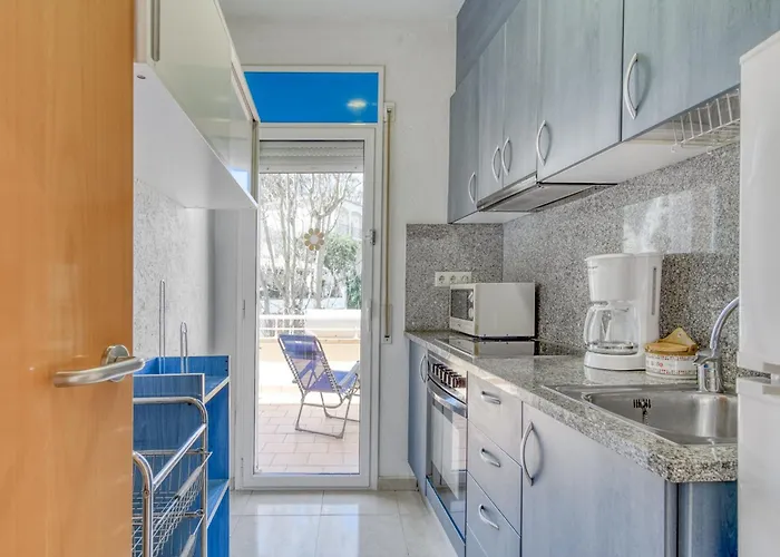 Apartman In With Waterfront Views *