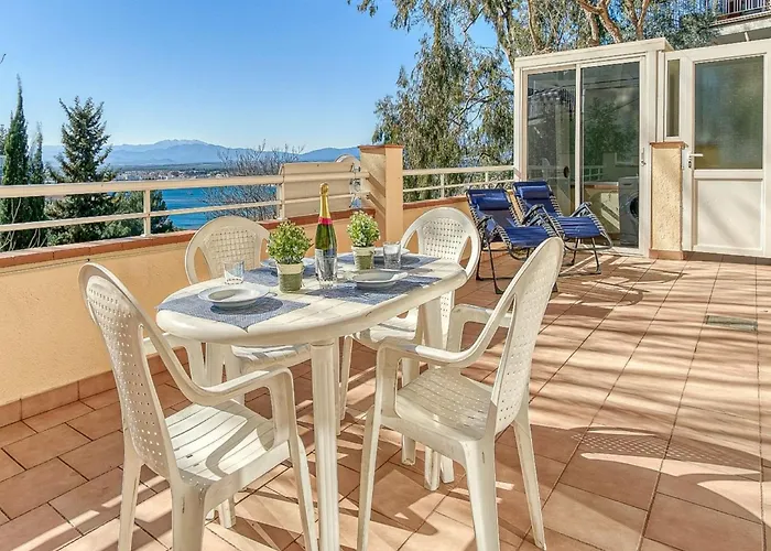 Apartman In With Waterfront Views Roses